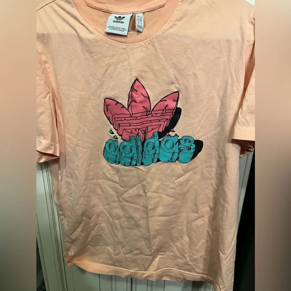 ADIDAS T-shirt Peach SZ L Short-Sleeve Trefoil Logo Graphic T-Shirt Unisex